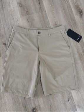 lululemon athletica Men's size 33 Commission Short relaxed 11” Khaki